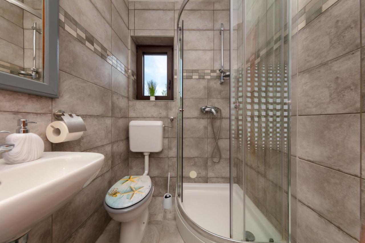 House Fontanele Počitniška hiša *
